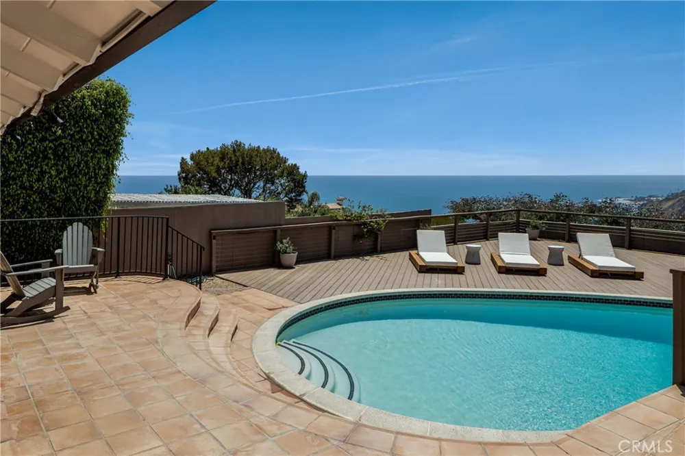 225 Notteargenta Road Pacific Palisades, CA 90272