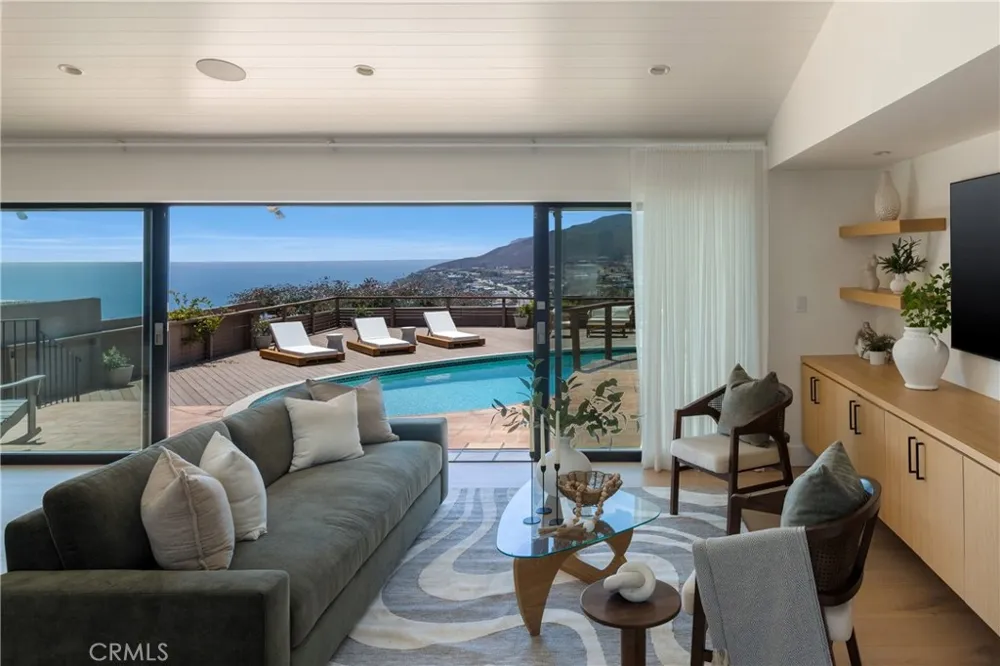 225 Notteargenta Road Pacific Palisades, CA 90272