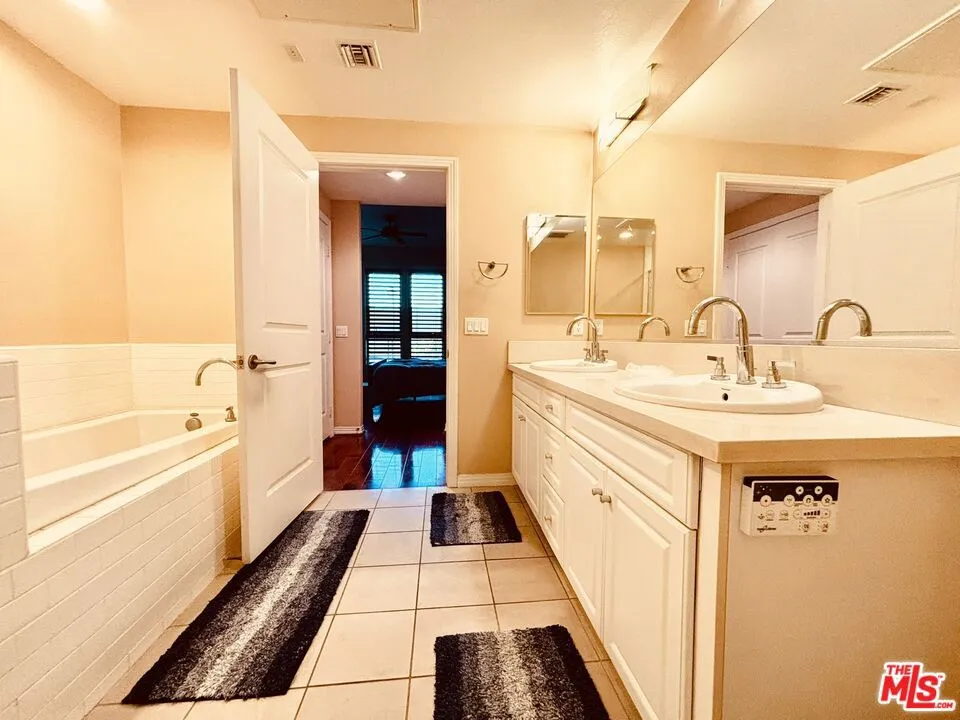 4050 Glencoe Avenue #309 Marina del Rey, CA 90292