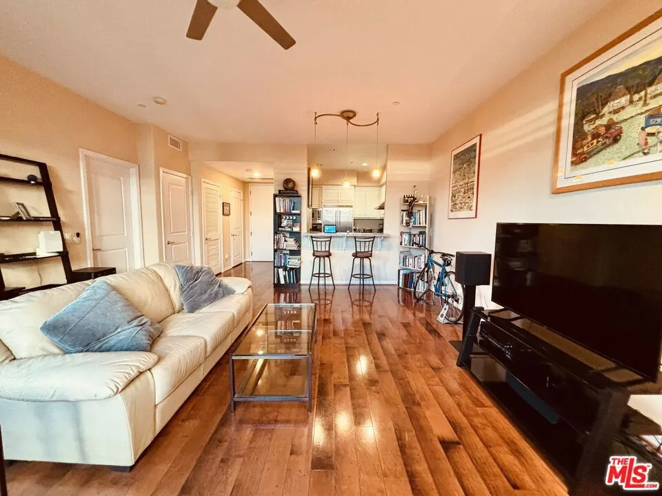 4050 Glencoe Avenue #309 Marina del Rey, CA 90292