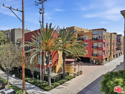 4050 Glencoe Avenue #309