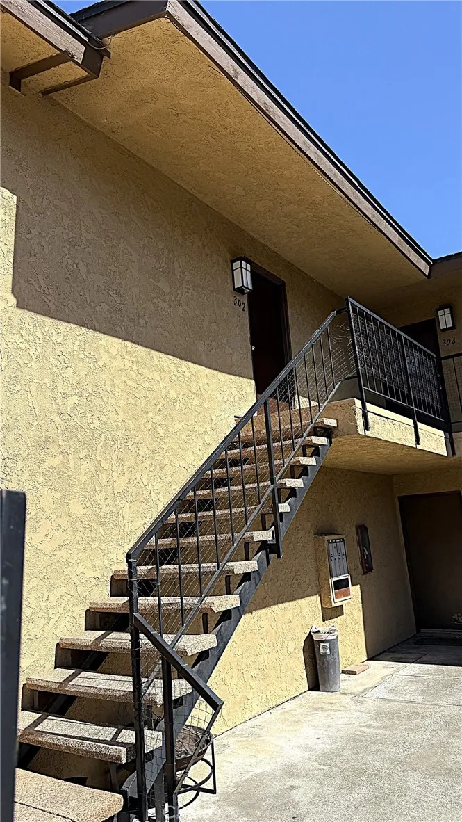 302 E Blueridge Orange, CA 92865
