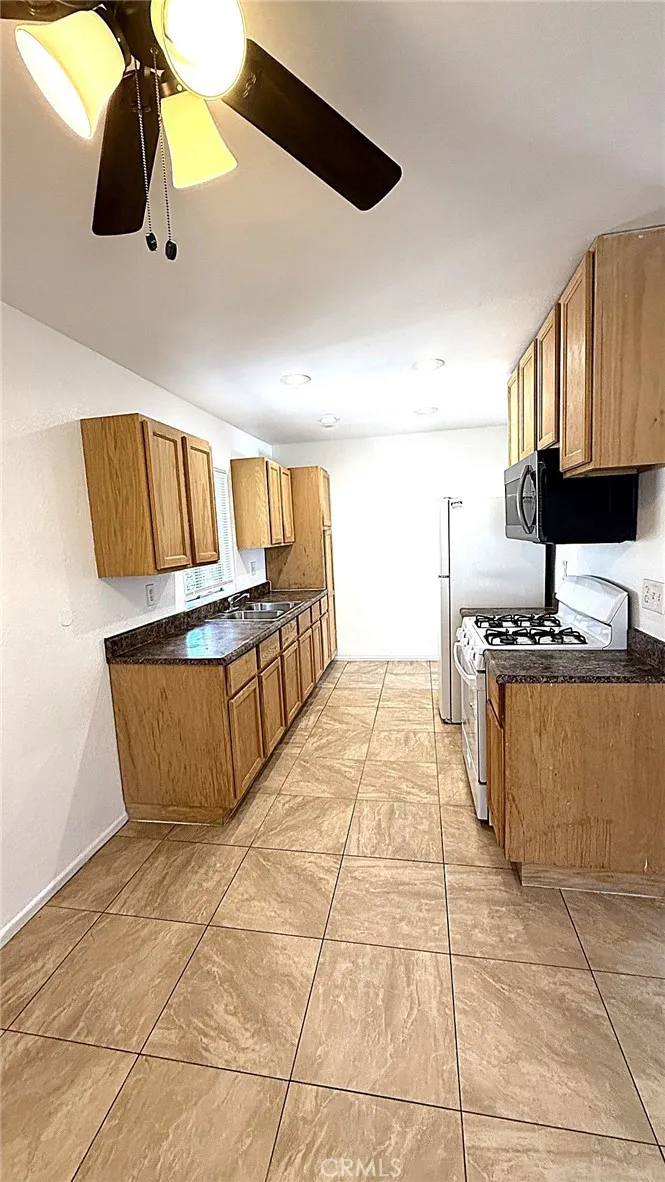 302 E Blueridge Orange, CA 92865