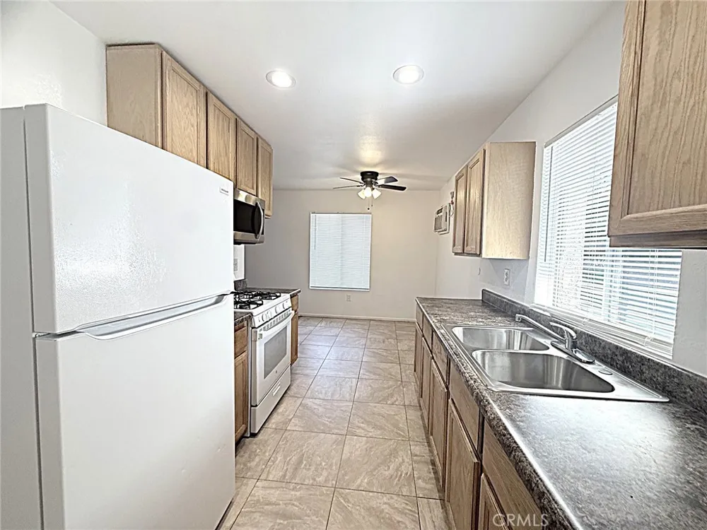 302 E Blueridge Orange, CA 92865