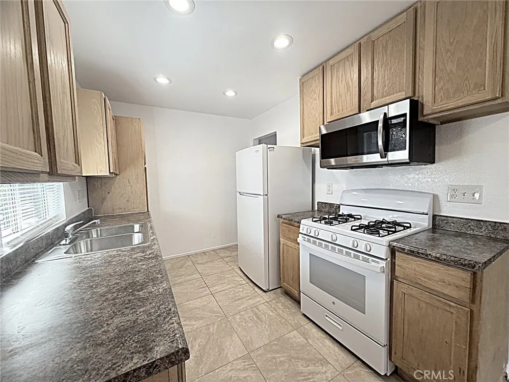 302 E Blueridge Orange, CA 92865