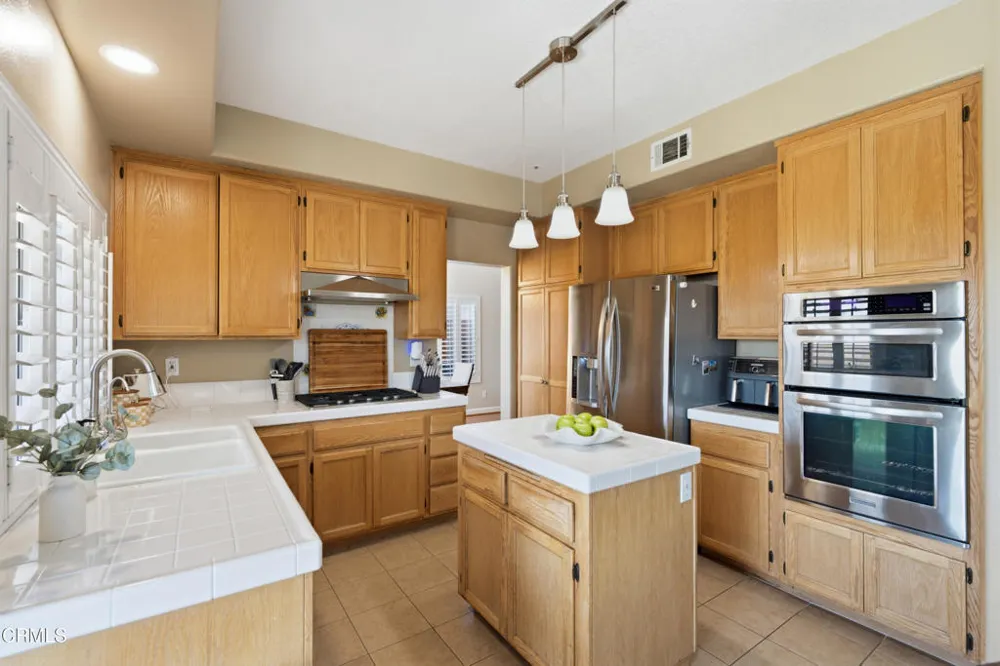 10474 Mammoth Street Ventura, CA 93004