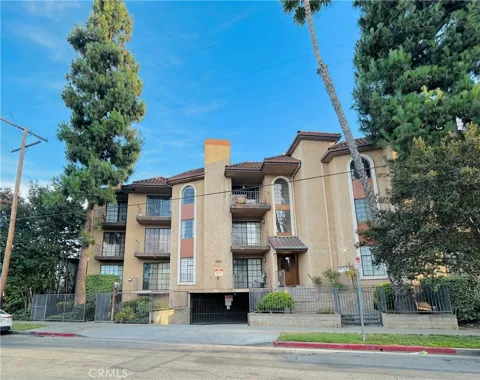 18600 Clark Street #306