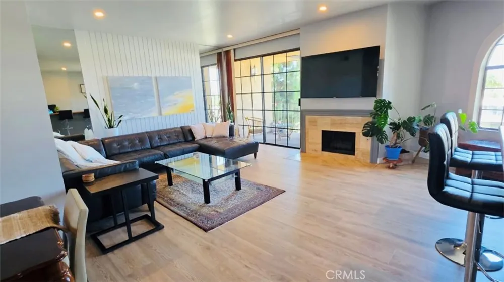 18600 Clark Street #306 Tarzana, CA 91356