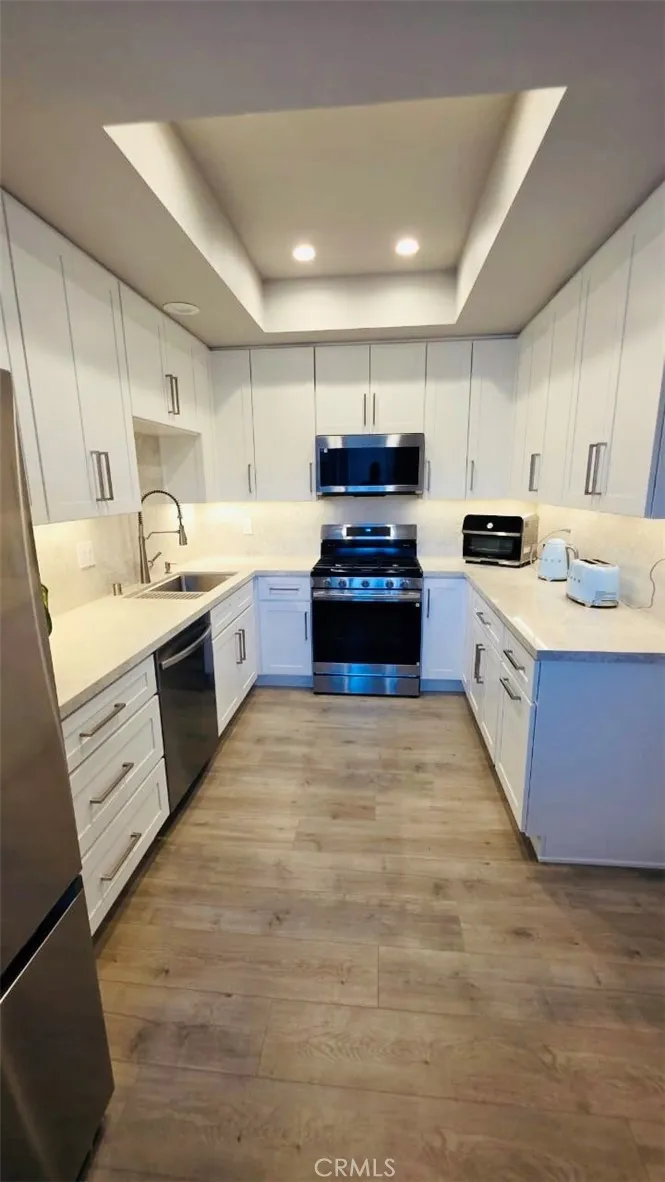 18600 Clark Street #306 Tarzana, CA 91356