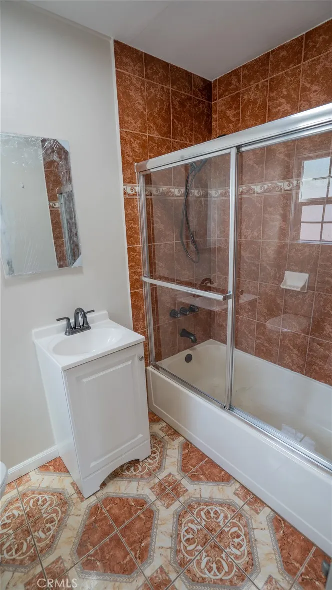 487 Jackson Colton, CA 92324