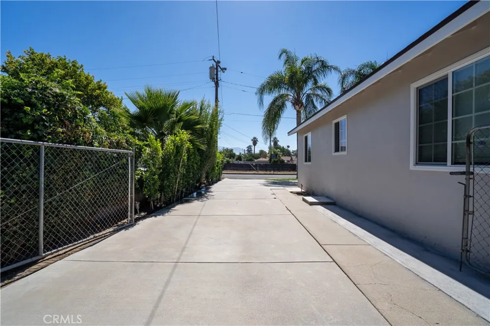 487 Jackson Colton, CA 92324