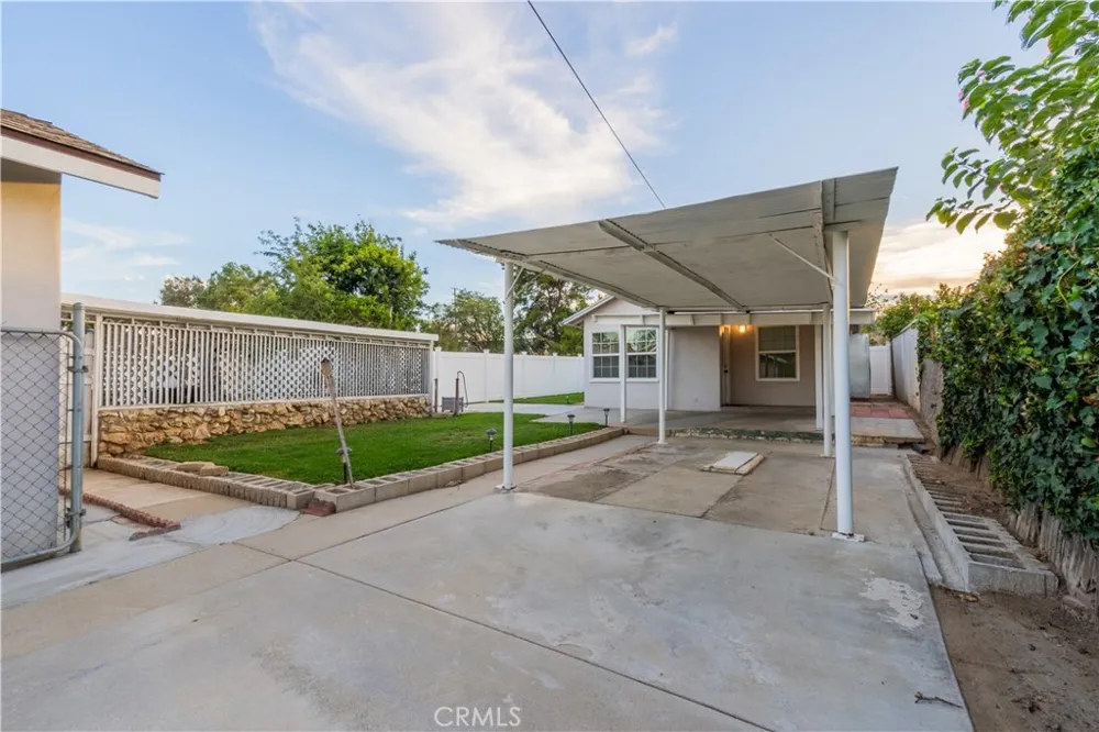 487 Jackson Colton, CA 92324