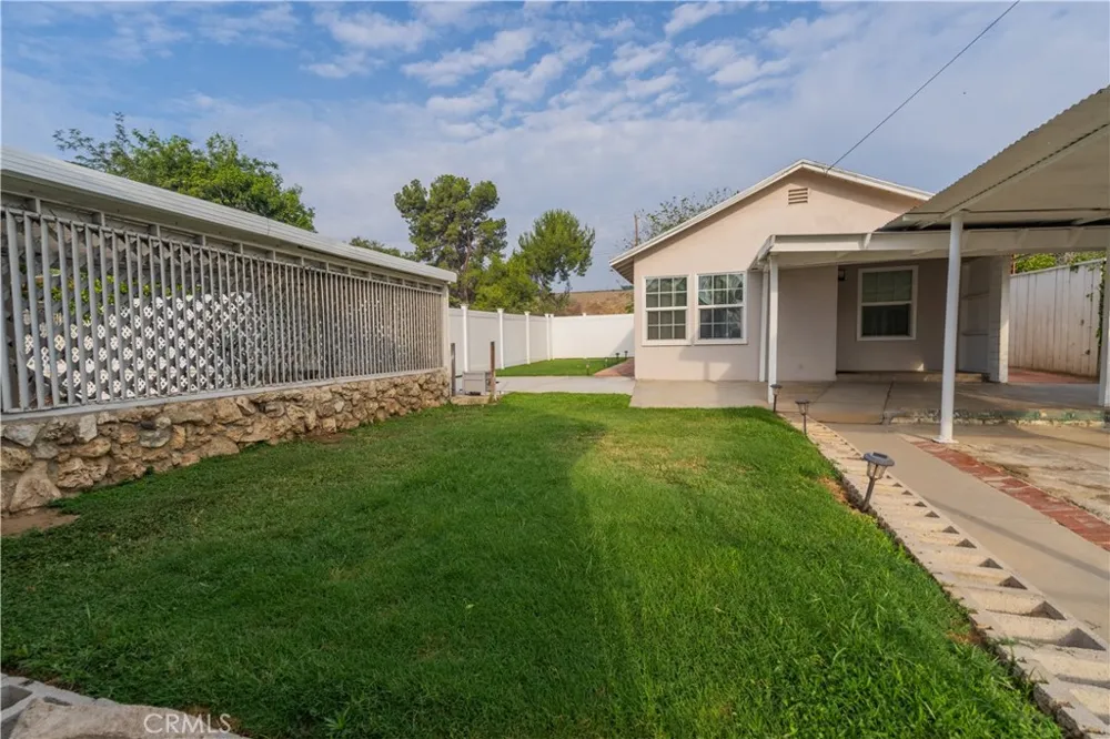 487 Jackson Colton, CA 92324