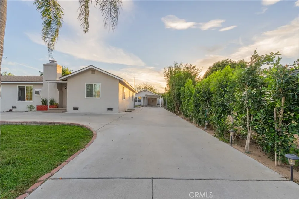 487 Jackson Colton, CA 92324