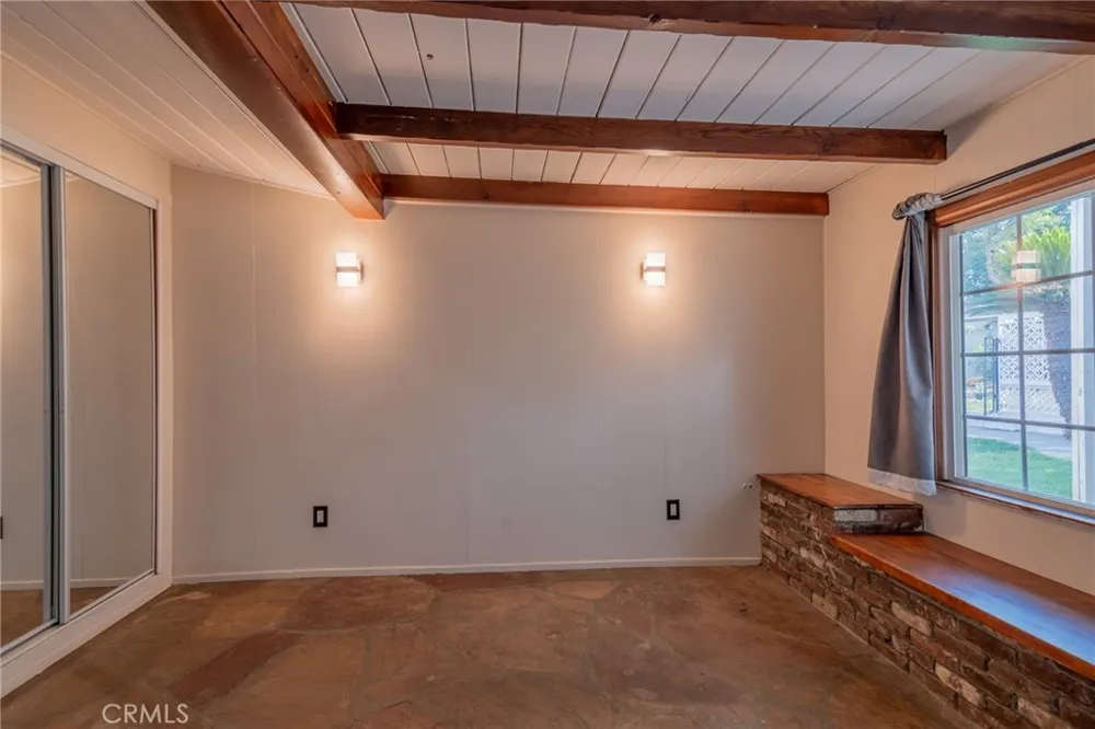 487 Jackson Colton, CA 92324