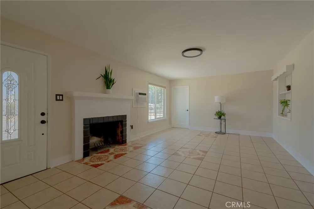487 Jackson Colton, CA 92324