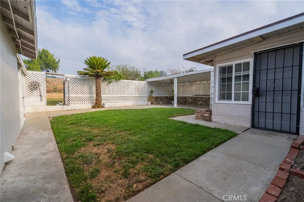 487 Jackson Colton, CA 92324
