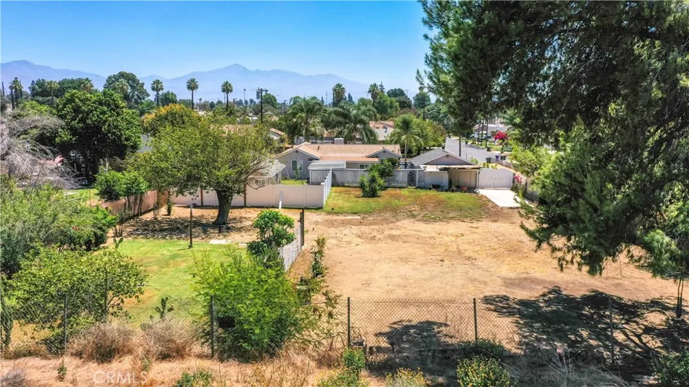 487 Jackson Colton, CA 92324