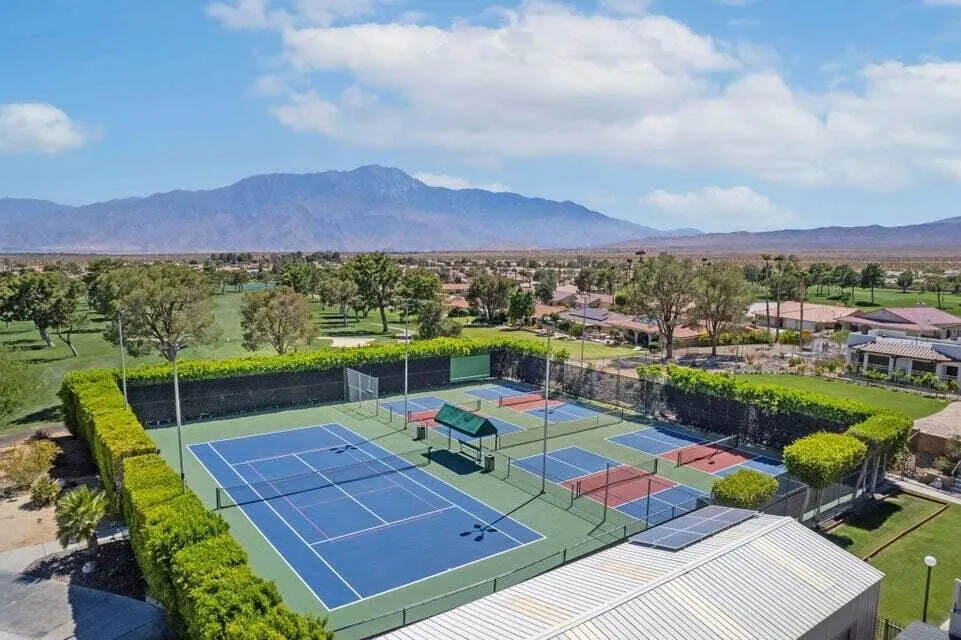 9721 Siwanoy Drive Desert Hot Springs, CA 92240