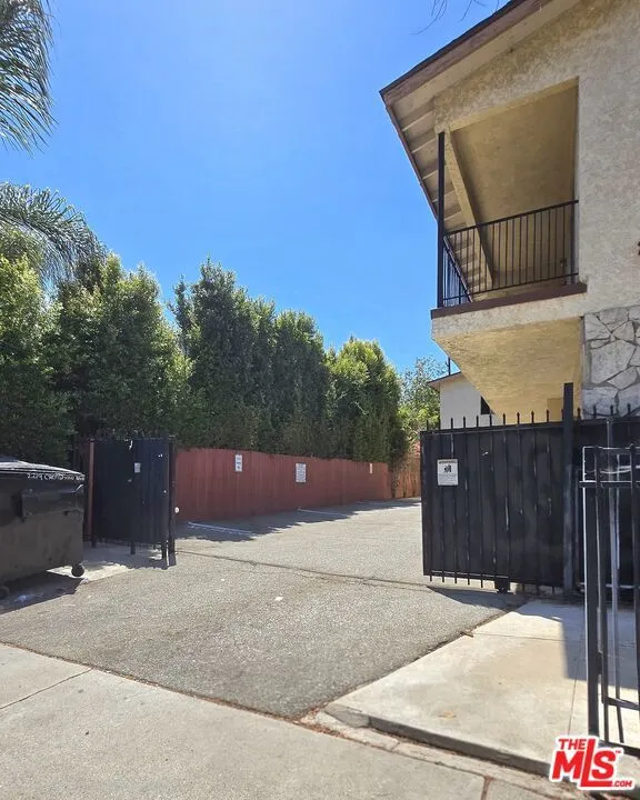 2219 S Crenshaw Boulevard #5 Los Angeles, CA 90016
