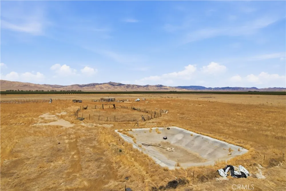 13385 Hawthorne Lost Hills, CA 93249