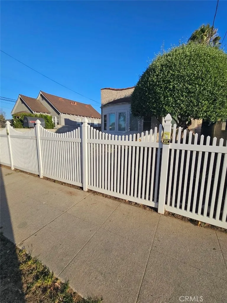 1606 219TH Torrance, CA 90501