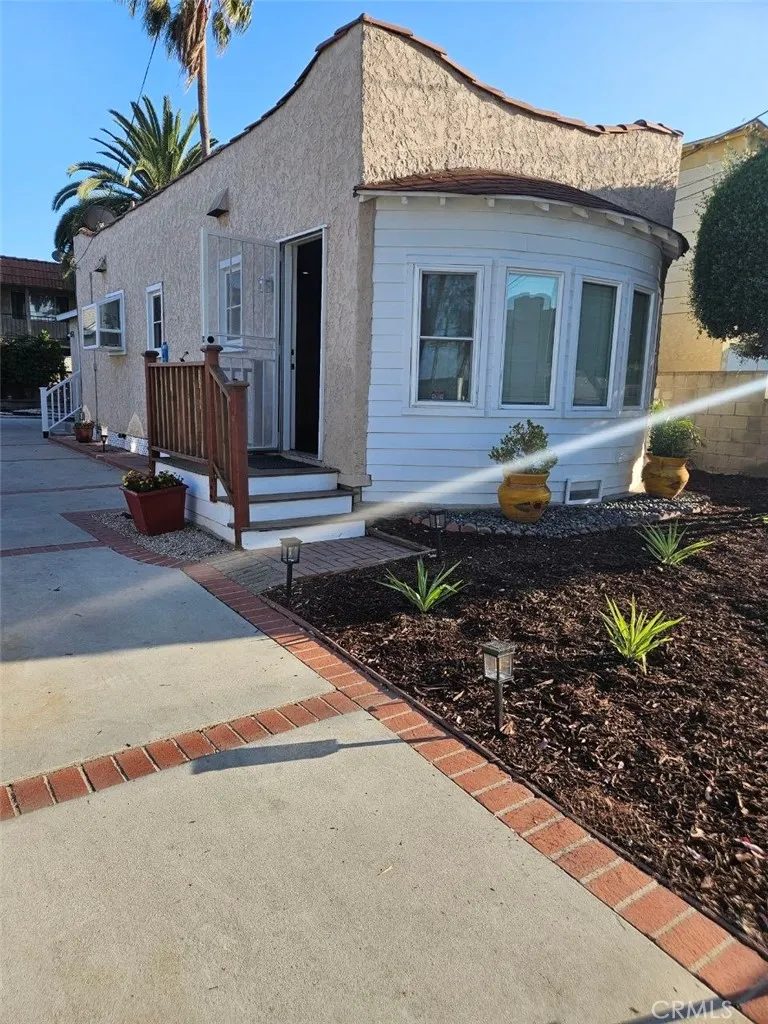 1606 219TH Torrance, CA 90501