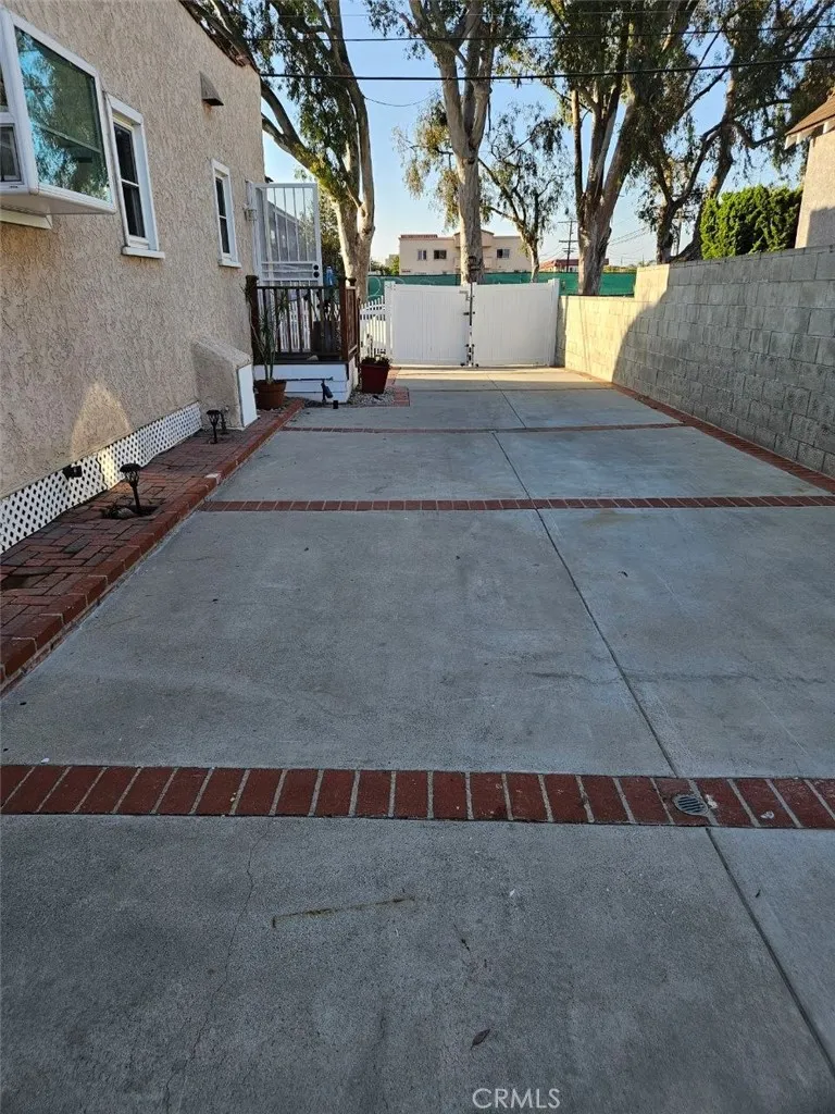 1606 219TH Torrance, CA 90501