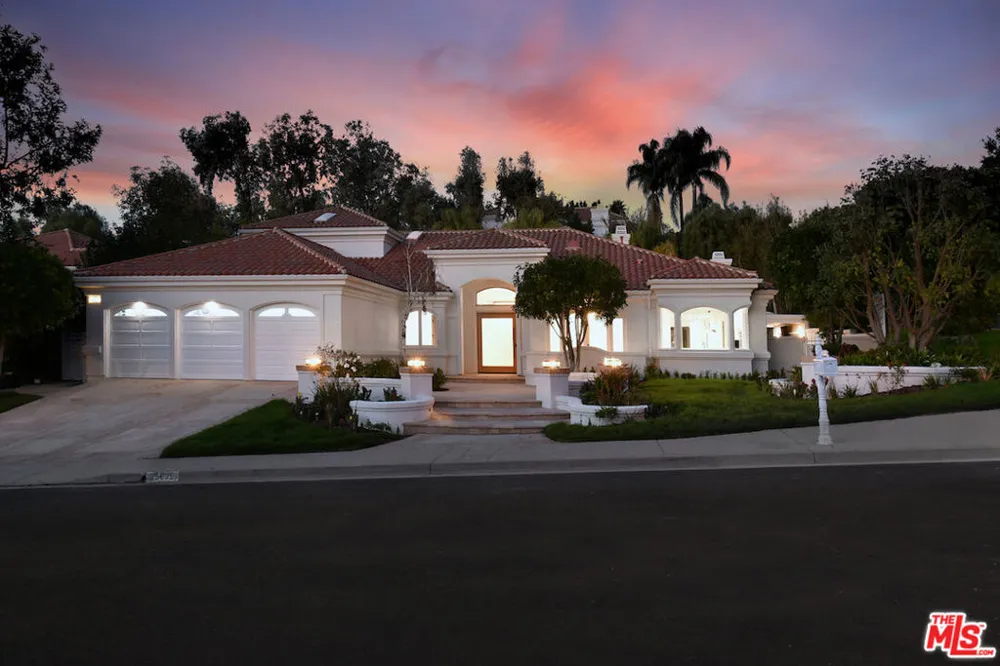 25605 Melbourne Court Calabasas, CA 91302