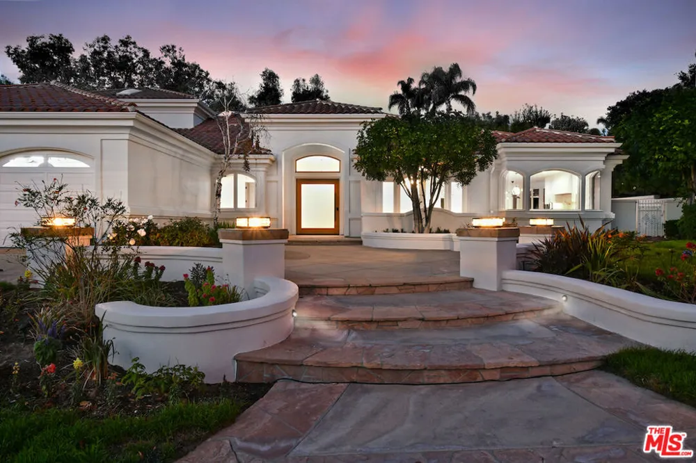 25605 Melbourne Court Calabasas, CA 91302