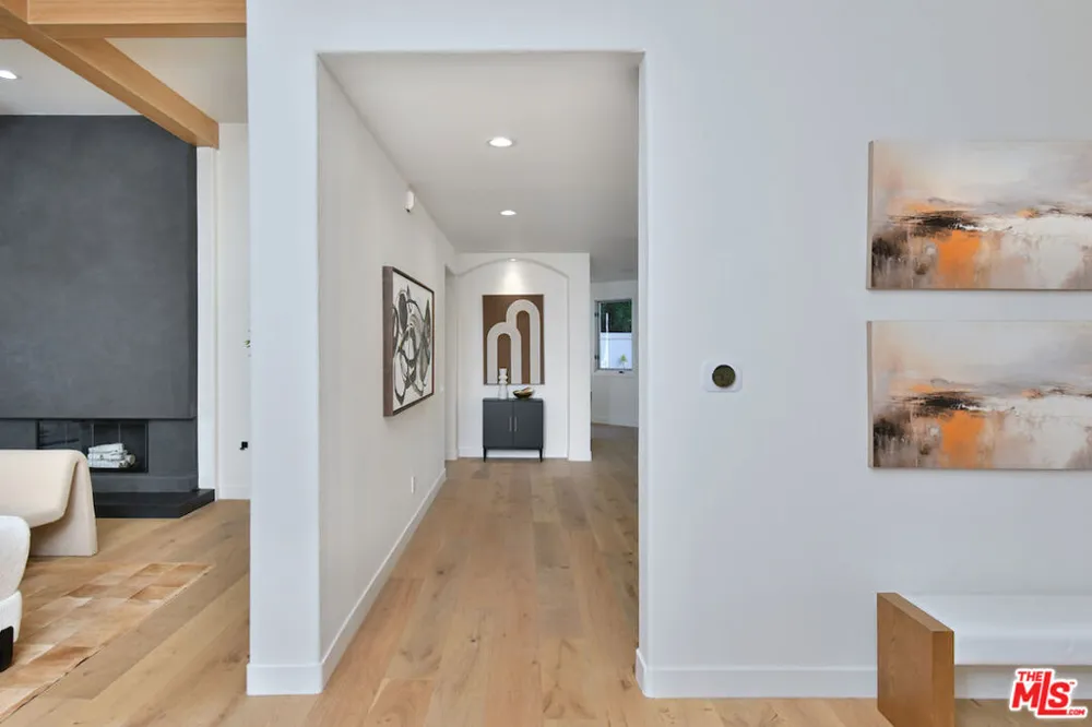 25605 Melbourne Court Calabasas, CA 91302