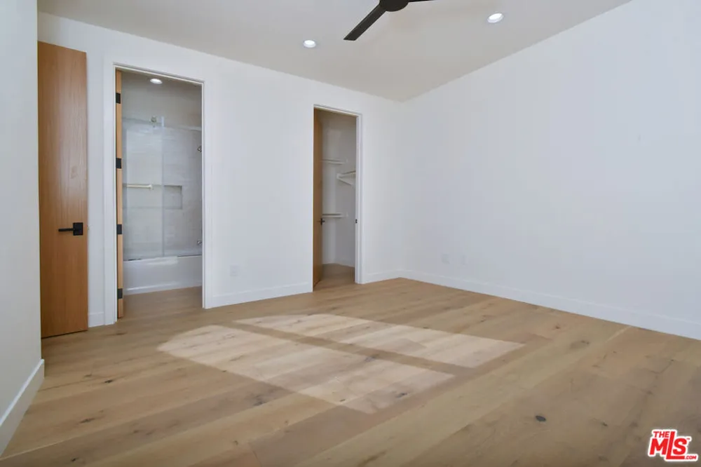 25605 Melbourne Court Calabasas, CA 91302