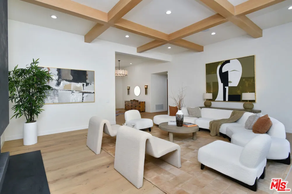 25605 Melbourne Court Calabasas, CA 91302
