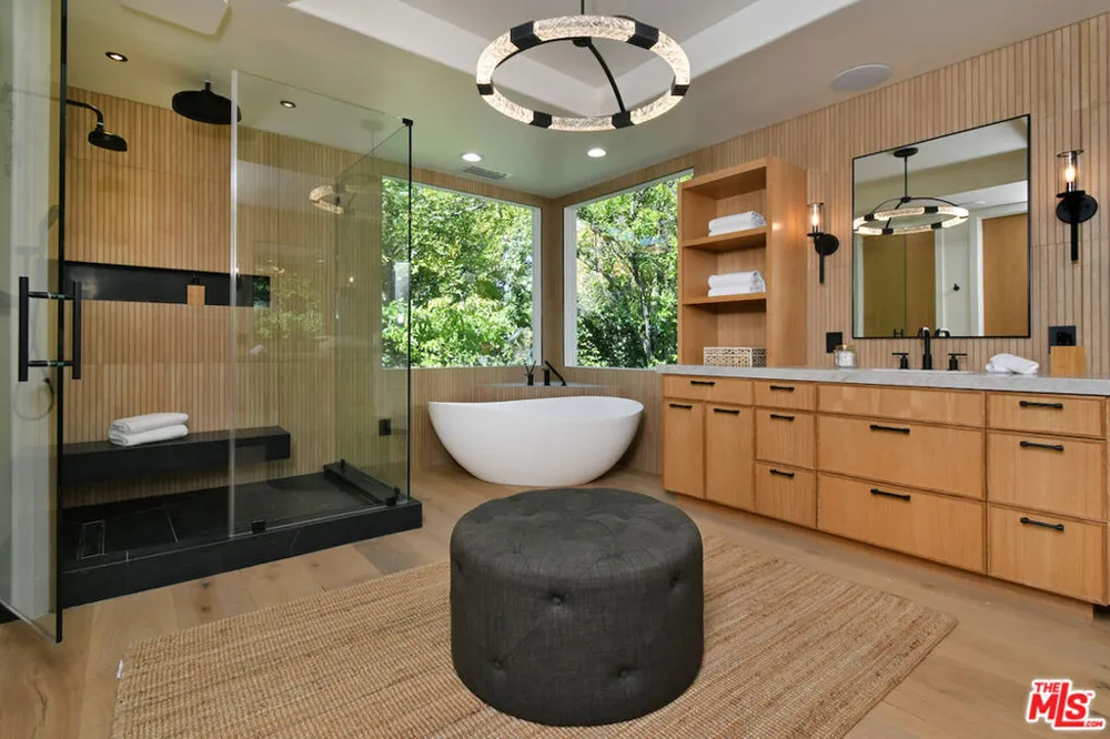 25605 Melbourne Court Calabasas, CA 91302