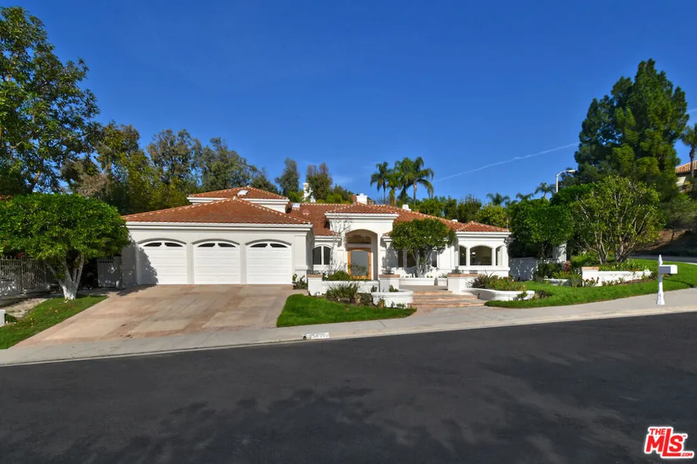 25605 Melbourne Court Calabasas, CA 91302
