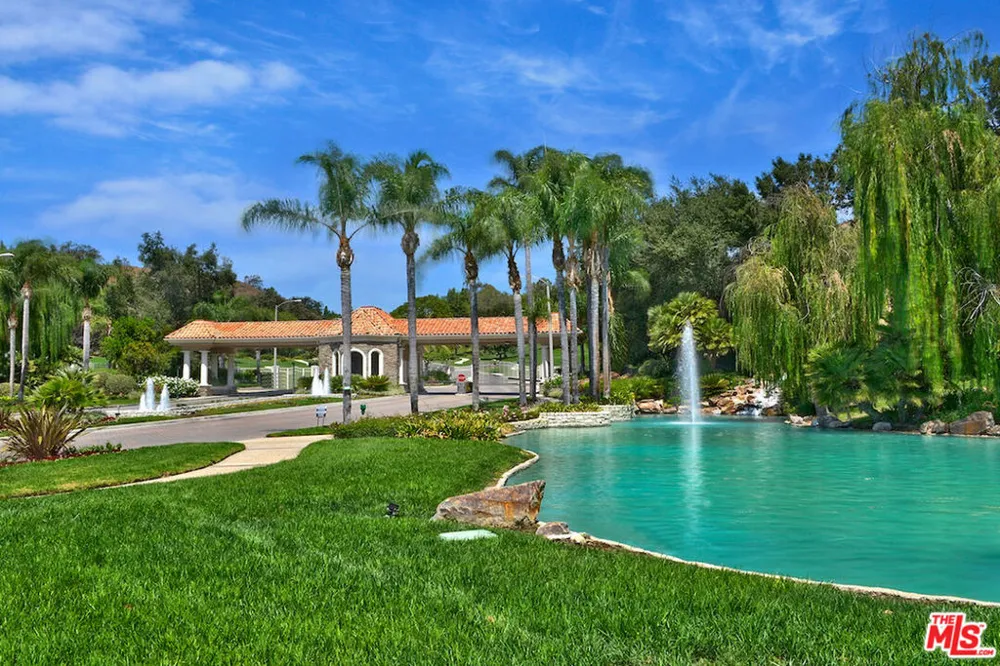 25605 Melbourne Court Calabasas, CA 91302