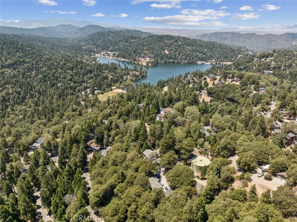 24899 Basel Crestline, CA 92325