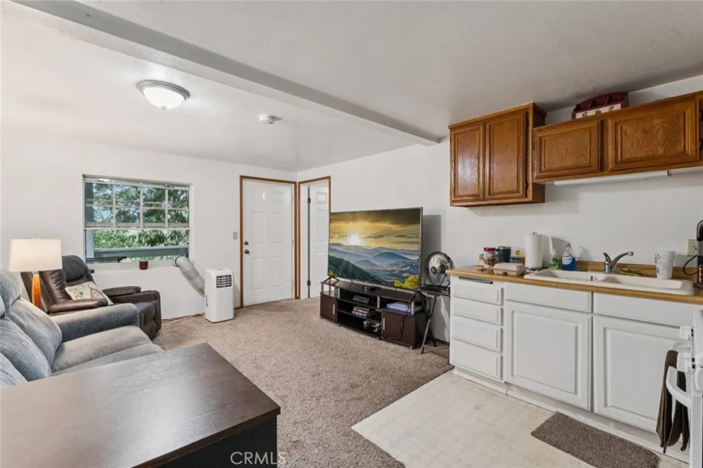 24899 Basel Crestline, CA 92325