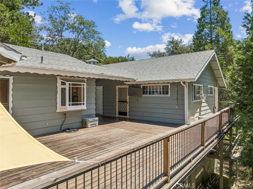 24899 Basel Crestline, CA 92325