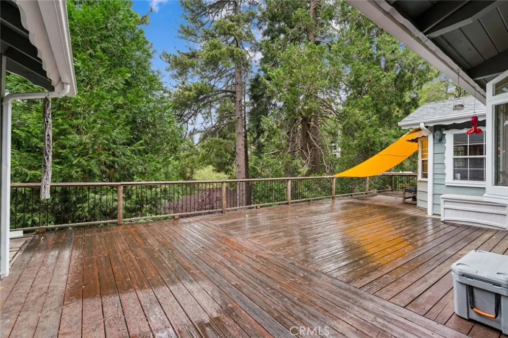 24899 Basel Crestline, CA 92325
