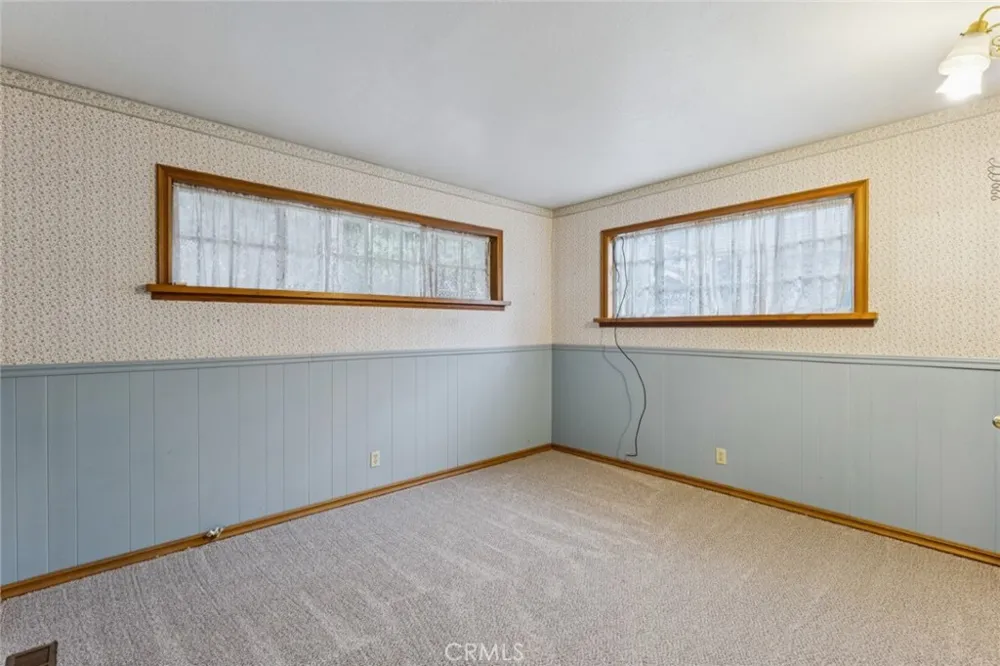 24899 Basel Crestline, CA 92325