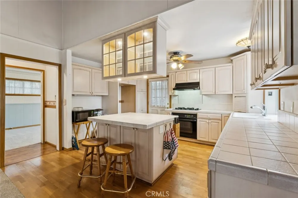 24899 Basel Crestline, CA 92325