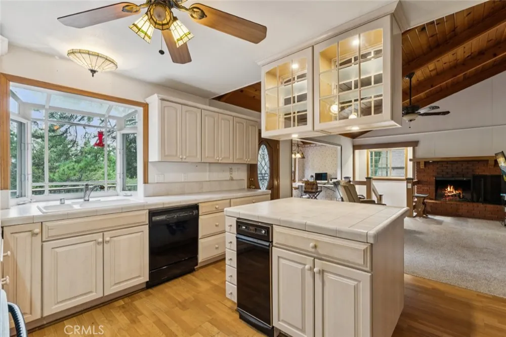 24899 Basel Crestline, CA 92325