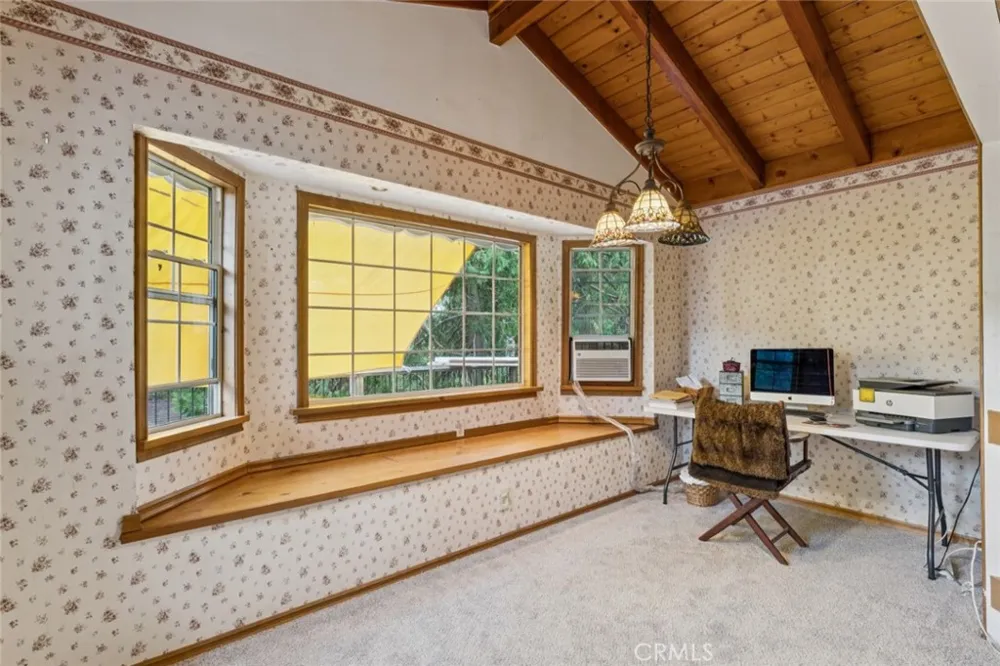 24899 Basel Crestline, CA 92325