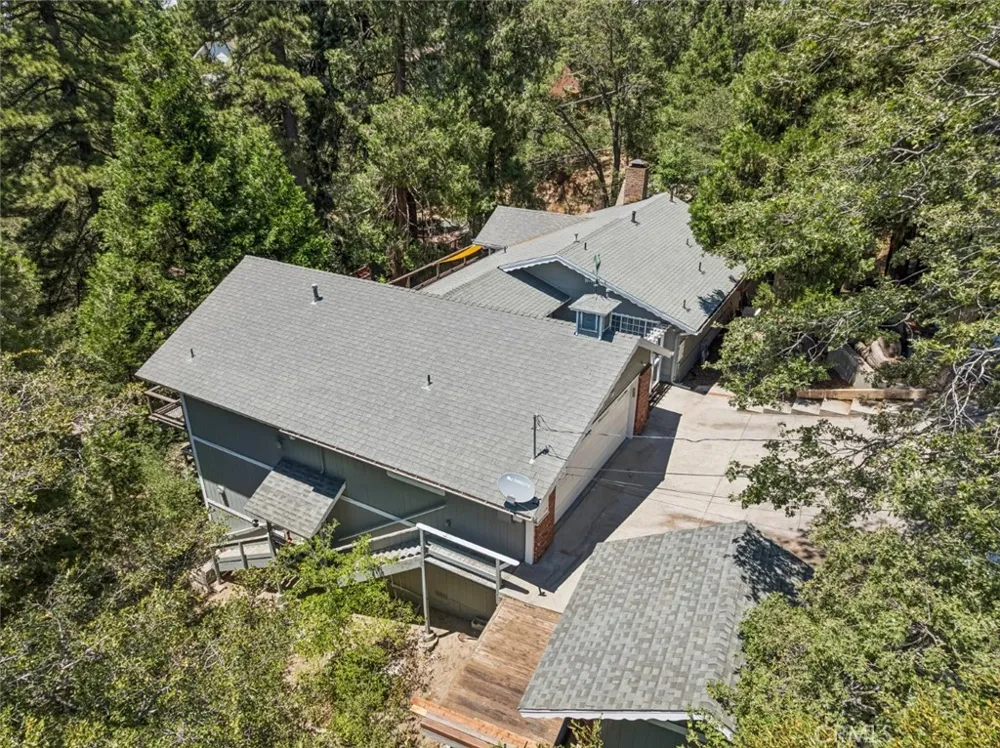 24899 Basel Crestline, CA 92325