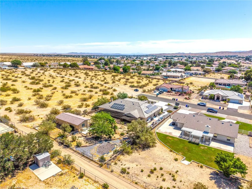 26760 Cinch Helendale, CA 92342