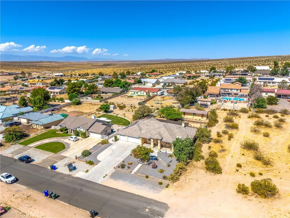 26760 Cinch Helendale, CA 92342