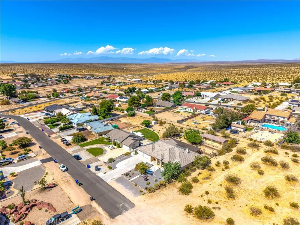 26760 Cinch Helendale, CA 92342