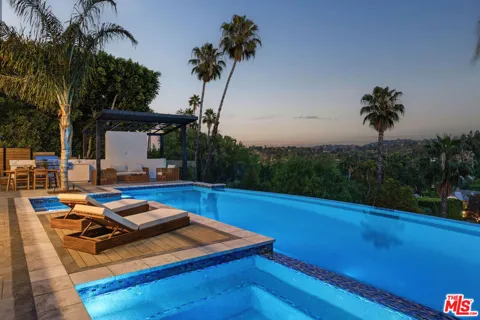 16838 Oak View Drive