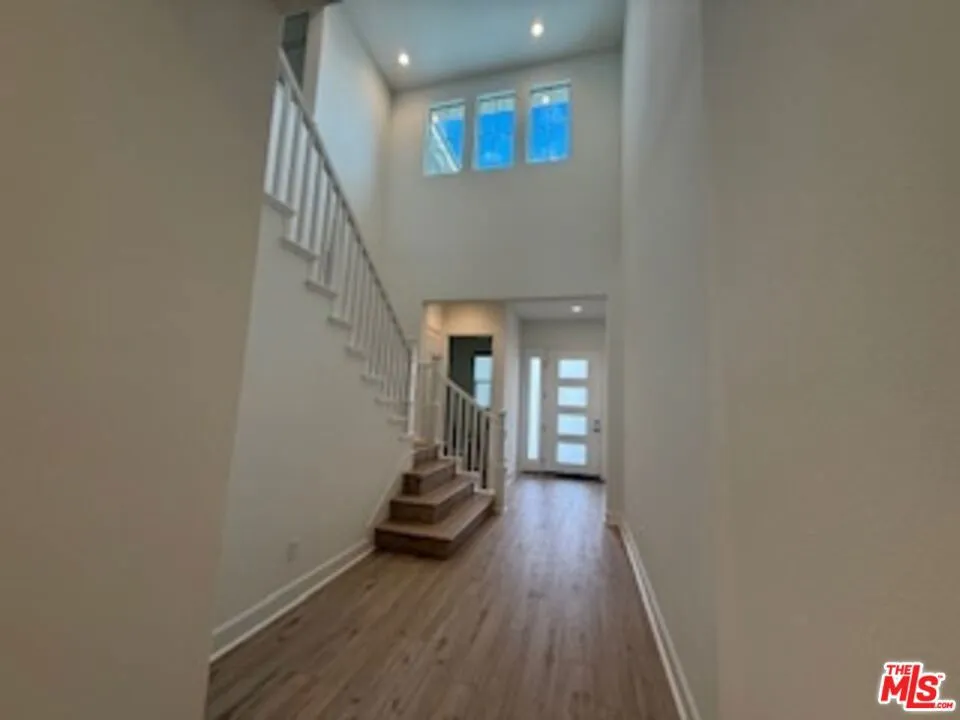 11763 Quailrun Ct. Chatsworth, CA 91311